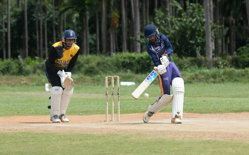 a cricket player batting