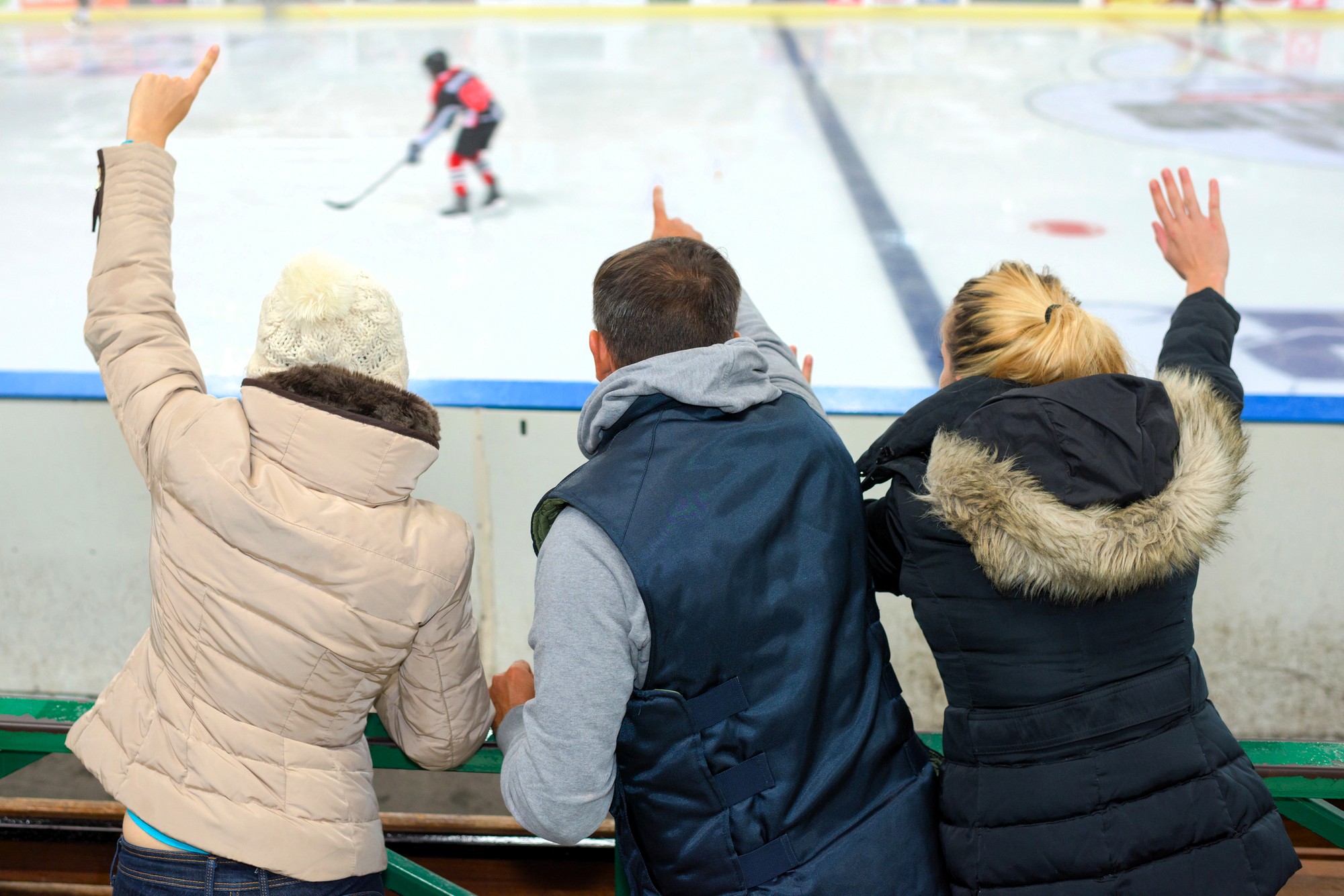 Tips on What to Wear to an Ice Hockey Game for Fans