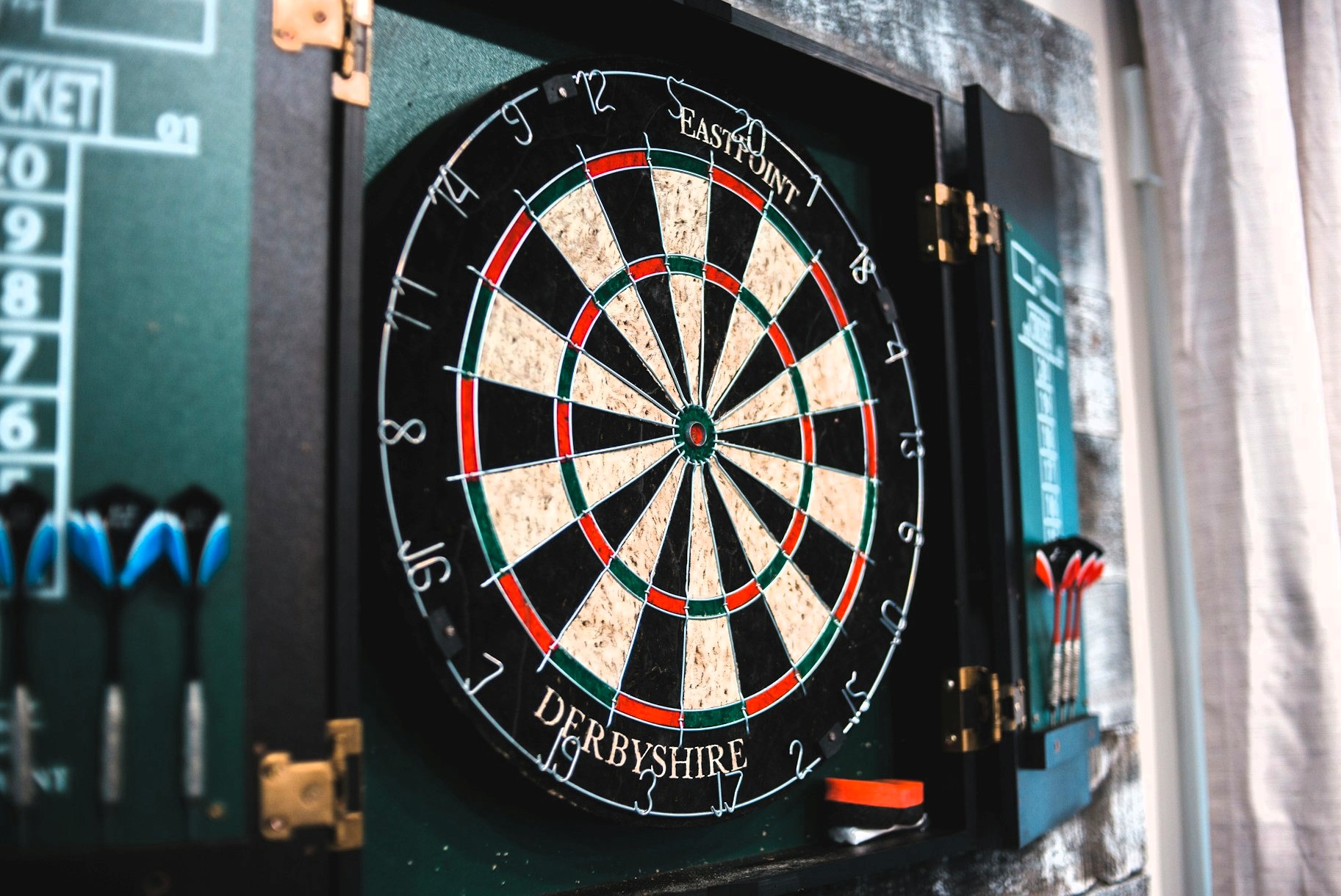 10 Tips on How To Get Better at Darts